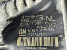 Laden Sie das Bild in den Galerie-Viewer, Frontscheinwerfer Opel Zafira B 13252471RH Xenon Rechts Scheinwerfer Headlight SCH9241791554gd
