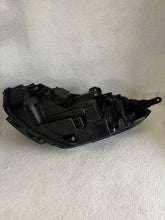 Load image into Gallery viewer, Frontscheinwerfer Hyundai Ix20 921021K Rechts Scheinwerfer Headlight SCH3602778602ov