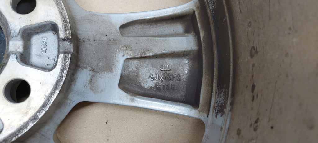 1x Alufelge 16 Zoll 6.0" 5x100 38ET Glanz Silber 657601025B Skoda Rim Wheel
