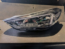 Laden Sie das Bild in den Galerie-Viewer, Frontscheinwerfer Hyundai Tucson D792111A10 D792111A20 LED Ein Satz Headlight SCH1322139386bg