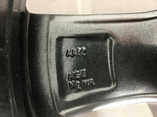 Laden Sie das Bild in den Galerie-Viewer, 1x Alufelge 17 Zoll 7.0&quot; 5x110 44ET Opel Corsa E Rim Wheel