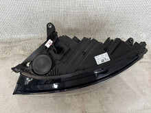 Laden Sie das Bild in den Galerie-Viewer, Frontscheinwerfer Skoda 5LB941015F Full LED Links Scheinwerfer Headlight SCH6301711966km