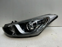 Laden Sie das Bild in den Galerie-Viewer, Frontscheinwerfer Hyundai I30 92101A6110 Links Scheinwerfer Headlight