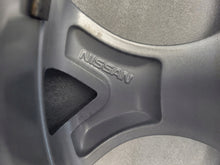 Load image into Gallery viewer, 1x Alufelge 17 Zoll 7.0&quot; 5x114.3 35ET Glanz Silber 403006PA1A Nissan Juke