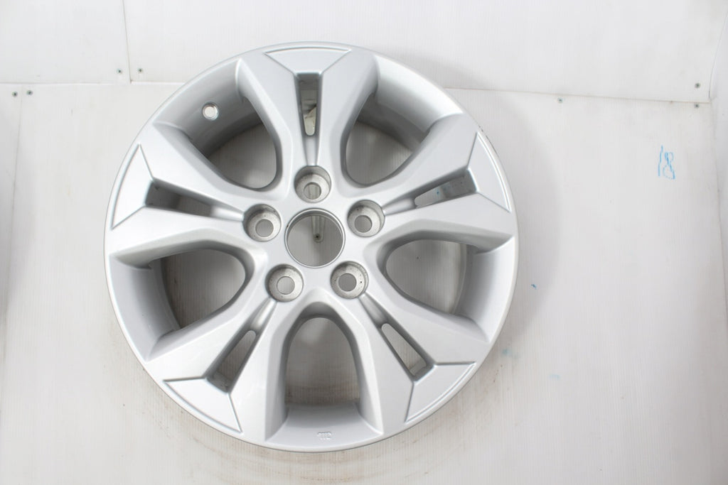 1x Alufelge 16 Zoll 6.5" 5x114.3 45ET Glanz Silber PW4570D006 Toyota Yaris FEL2017678362tx