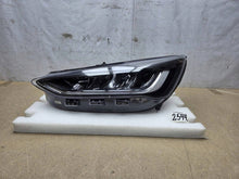 Laden Sie das Bild in den Galerie-Viewer, Frontscheinwerfer Ford Focus Links Scheinwerfer Headlight SCH6929515868zk