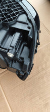 Laden Sie das Bild in den Galerie-Viewer, Frontscheinwerfer Mercedes-Benz Cla X118 C118 A1189068300 1EY2488MDE89132A Links SCH5773761175ta