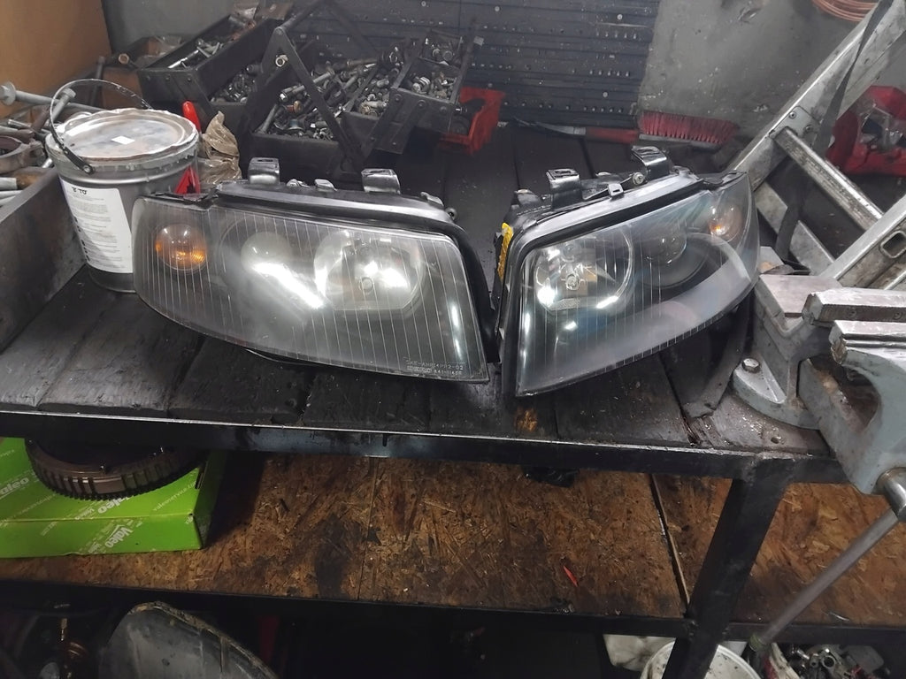 Frontscheinwerfer Audi A4 B6 Ein Satz Scheinwerfer Headlight SCH2602250270nu