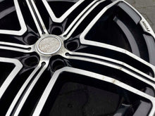 Laden Sie das Bild in den Galerie-Viewer, 1x Alufelge 18 Zoll 8.0" 5x112 30ET Glanz Schwarz Rim Wheel FEL6806101959xe