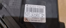 Laden Sie das Bild in den Galerie-Viewer, Frontscheinwerfer Mercedes-Benz W246 A2468600902 Rechts Scheinwerfer Headlight SCH9267395103js