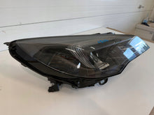 Laden Sie das Bild in den Galerie-Viewer, Frontscheinwerfer Opel Astra K 39195689 Rechts Scheinwerfer Headlight SCH7244121052gg