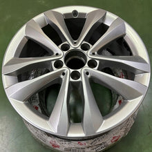 Load image into Gallery viewer, 1x Alufelge 17 Zoll 7.0&quot; 5x112 48,5ET A2054018000 Mercedes-Benz A205 Rim Wheel