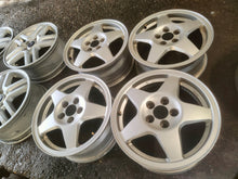 Laden Sie das Bild in den Galerie-Viewer, 4x Alufelge 15 Zoll 6.0" 5x100 43ET Glanz Silber 535601025D VW Golf Polo FEL8472749164iv