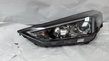 Laden Sie das Bild in den Galerie-Viewer, Frontscheinwerfer Hyundai Tucson 92101-D7600 Links Scheinwerfer Headlight SCH5061834993lc