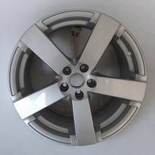 Load image into Gallery viewer, 1x Alufelge 17 Zoll 7.0&quot; 5x100 43ET Glanz Silber 6J0071493 Seat Rim Wheel