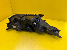 Laden Sie das Bild in den Galerie-Viewer, Frontscheinwerfer Toyota 4 Yaris LED Links Scheinwerfer Headlight SCH7818856815cq