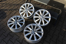 Laden Sie das Bild in den Galerie-Viewer, 4x Alufelge 17 Zoll 6.0" 5x112 48ET Glanz Silber 5G0601025K VW T-Roc Rim Wheel FEL8036820488ka
