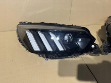 Laden Sie das Bild in den Galerie-Viewer, Frontscheinwerfer Peugeot 2008 208 II 9828333680 LED Rechts oder Links