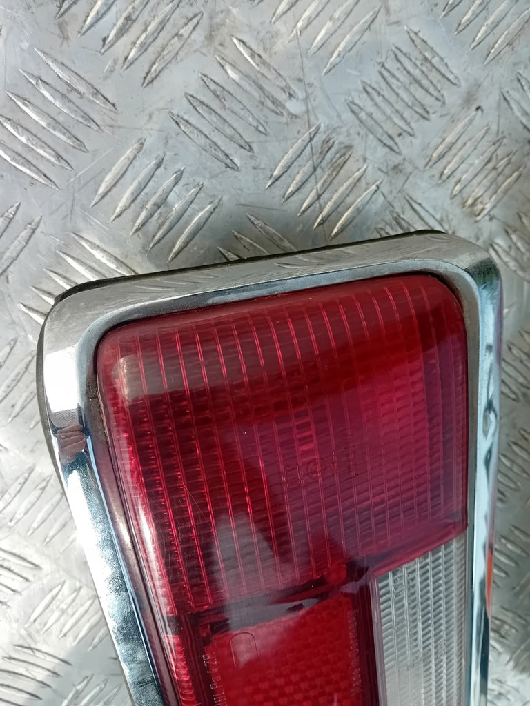 Frontscheinwerfer Mercedes-Benz W115 Ein Stück (Rechts oder Links) Headlight