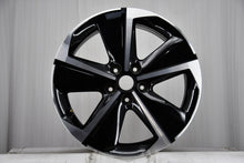 Load image into Gallery viewer, 1x Alufelge 17 Zoll 7.5" 5x108 44ET Glanz Silber 9847065380 Opel Astra L Iii FEL4425291041rc
