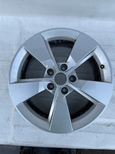 Load image into Gallery viewer, 1x Alufelge 17 Zoll 7.0" 5x112 45ET Glanz Silber 5L0601025G Skoda Yeti Rim Wheel FEL7453044073wk