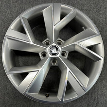 Laden Sie das Bild in den Galerie-Viewer, 1x Alufelge 19 Zoll 7.0" 5x112 43ET Glanz Silber 565601025 Skoda Kodiaq FEL4126166609rs