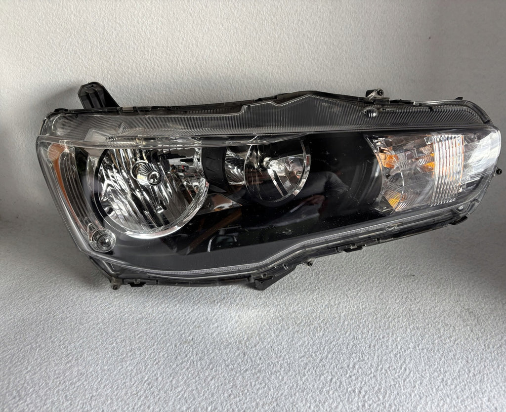 Frontscheinwerfer Mitsubishi Lancer VIII I 8301C3-38 Rechts Headlight SCH9031082373cw
