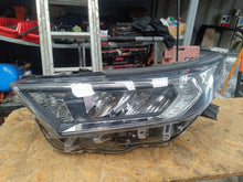Load image into Gallery viewer, Frontscheinwerfer Toyota Rav 4 LED Links Scheinwerfer Headlight SCH3646824824et