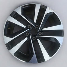 Load image into Gallery viewer, 1x Alufelge 17 Zoll 7.0&quot; 5x112 2GA601025R VW T-Roc Rim Wheel