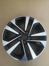 Load image into Gallery viewer, 1x Alufelge 17 Zoll 7.0&quot; 5x112 2GA601025R VW T-Roc Rim Wheel