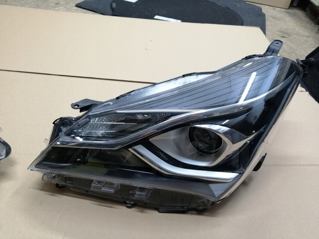 Frontscheinwerfer Toyota Yaris LED Rechts Scheinwerfer Headlight