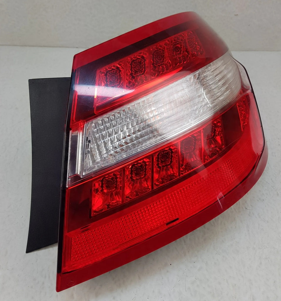Rückleuchte Mercedes-Benz W212 A2129066701 Rechts Rearlight