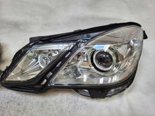 Laden Sie das Bild in den Galerie-Viewer, Frontscheinwerfer Mercedes-Benz W212 A2128205861 A2128205761 Xenon Ein Satz SCH7679794212no