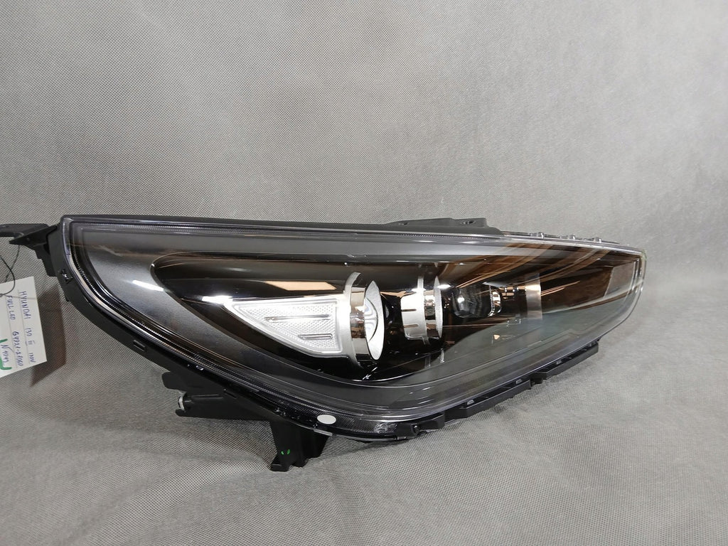 Frontscheinwerfer Hyundai III G492121060 Rechts Scheinwerfer Headlight SCH8650978124mw