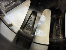 Laden Sie das Bild in den Galerie-Viewer, 1x Alufelge 16 Zoll 6.5&quot; 4x108 20ET Glanz Silber 672044871 Opel Crossland