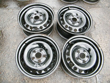 Laden Sie das Bild in den Galerie-Viewer, 4x Alufelge 15 Zoll 6.0" 5x112 47ET Silber VW Caddy V Golf III Jetta VI Touran FEL5528916007kt