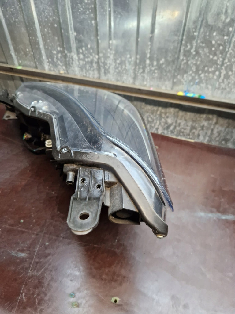 Frontscheinwerfer Toyota Yaris LED Ein Satz Scheinwerfer Headlight