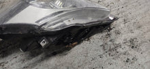 Laden Sie das Bild in den Galerie-Viewer, Frontscheinwerfer Toyota Corolla Verso Rechts Scheinwerfer Headlight