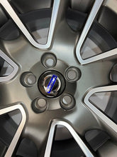 Laden Sie das Bild in den Galerie-Viewer, 1x Alufelge 17 Zoll 7.0&quot; 5x108 52 5ET 31280057 Volvo C30 S40 V50 Rim Wheel