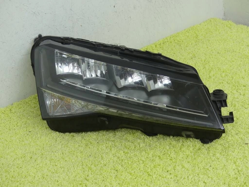 Frontscheinwerfer Skoda Superb III 3V1941016C Rechts Scheinwerfer Headlight SCH1190379738tf