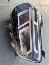 Laden Sie das Bild in den Galerie-Viewer, Frontscheinwerfer Dacia Duster 260602465R Links Scheinwerfer Headlight SCH9499769843ro