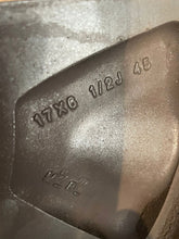 Load image into Gallery viewer, 1x Alufelge 17 Zoll 6.5" 5x114.3 45ET Glanz N50701 Nissan Pulsar Rim Wheel FEL8992505528bj