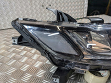 Laden Sie das Bild in den Galerie-Viewer, Frontscheinwerfer Mitsubishi Outlander III 8301C8-64 LED Rechts Headlight