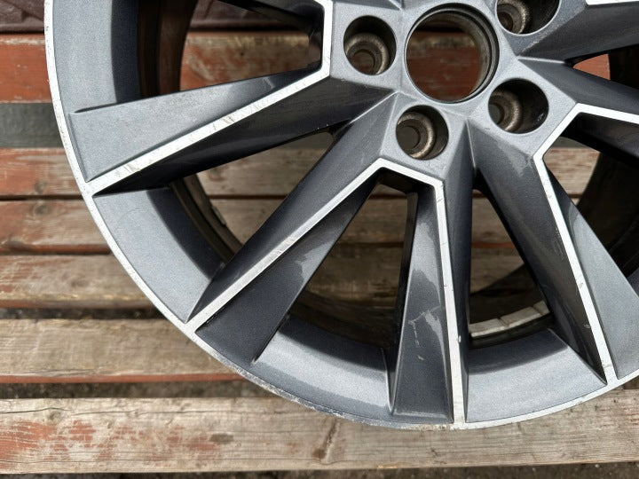 1x Alufelge 17 Zoll 7.0" 5x100 46ET Glanz Graphit 5JJ601025J Mg Fabia Rapid FEL2382911909ar