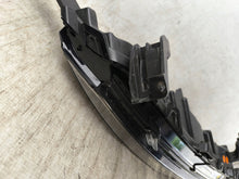 Laden Sie das Bild in den Galerie-Viewer, Frontscheinwerfer Mitsubishi Eclipse Cross LXY1HA0720B40026 LED Links Headlight