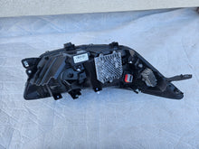 Laden Sie das Bild in den Galerie-Viewer, Frontscheinwerfer Iveco I 10R050080 Links Scheinwerfer Headlight SCH8071504070bu