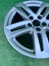 Load image into Gallery viewer, 1x Alufelge 17 Zoll 7.0&quot; 5x112 42ET 8W0601025P Audi C7 A4 B9 Rim Wheel