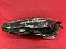 Laden Sie das Bild in den Galerie-Viewer, Frontscheinwerfer Land Rover Sport Discovery FK7213W030EG Xenon Links Headlight SCH8846743643on