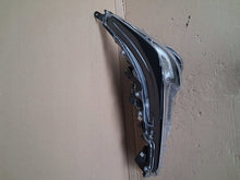 Laden Sie das Bild in den Galerie-Viewer, Frontscheinwerfer Toyota Corolla 81110-02S60 Links Scheinwerfer Headlight SCH8274399088nt
