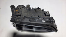 Laden Sie das Bild in den Galerie-Viewer, Frontscheinwerfer BMW E46 Xenon Rechts Scheinwerfer Headlight SCH9709965003ar